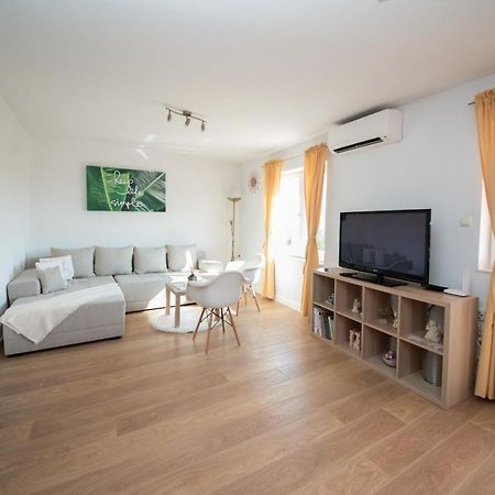 Apartman Sous Les Rochers Grižane Kültér fotó