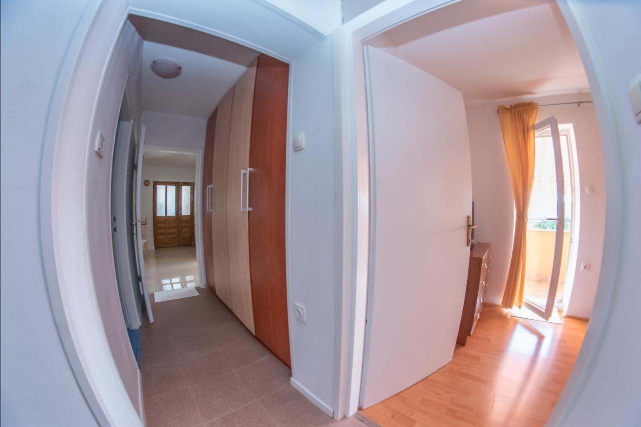 Apartman Sous Les Rochers Grižane Kültér fotó