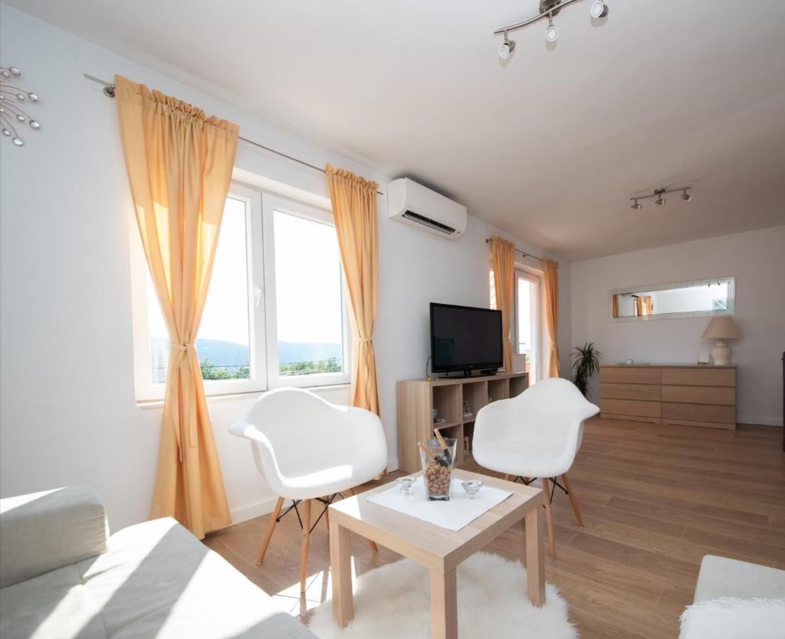 Apartman Sous Les Rochers Grižane Kültér fotó