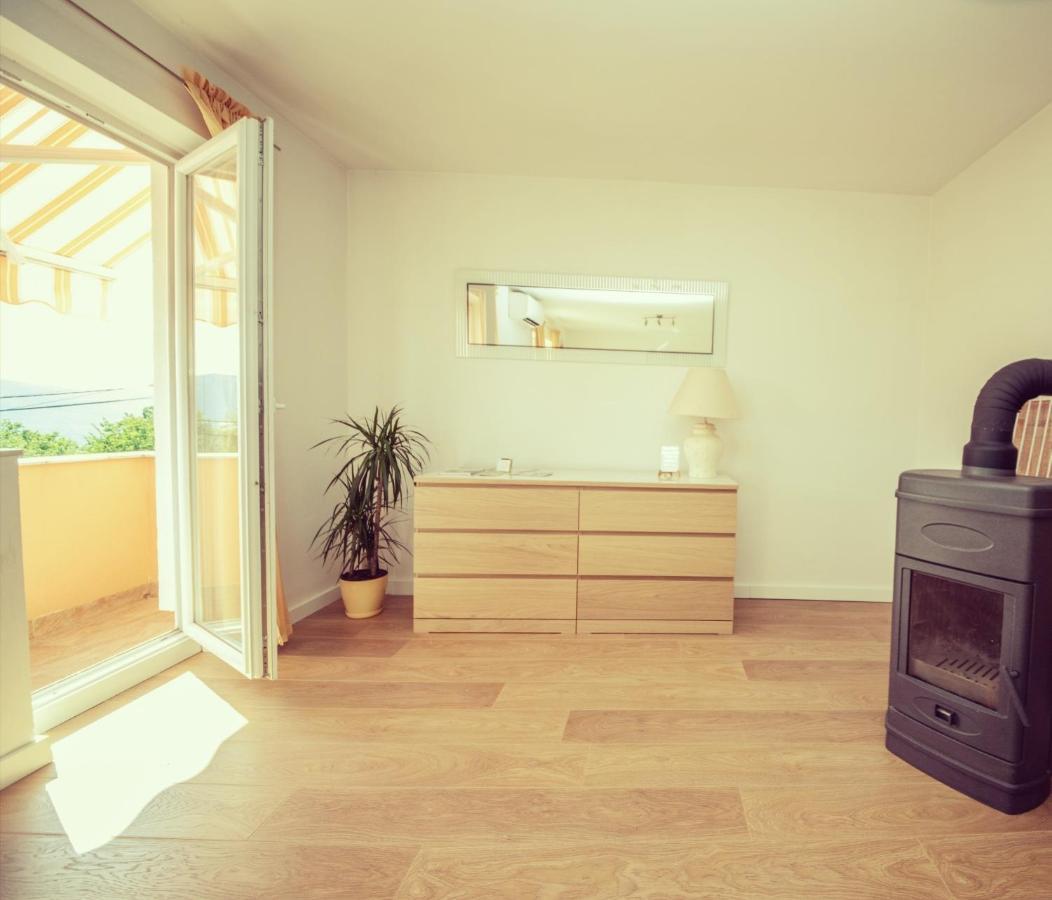 Apartman Sous Les Rochers Grižane Kültér fotó