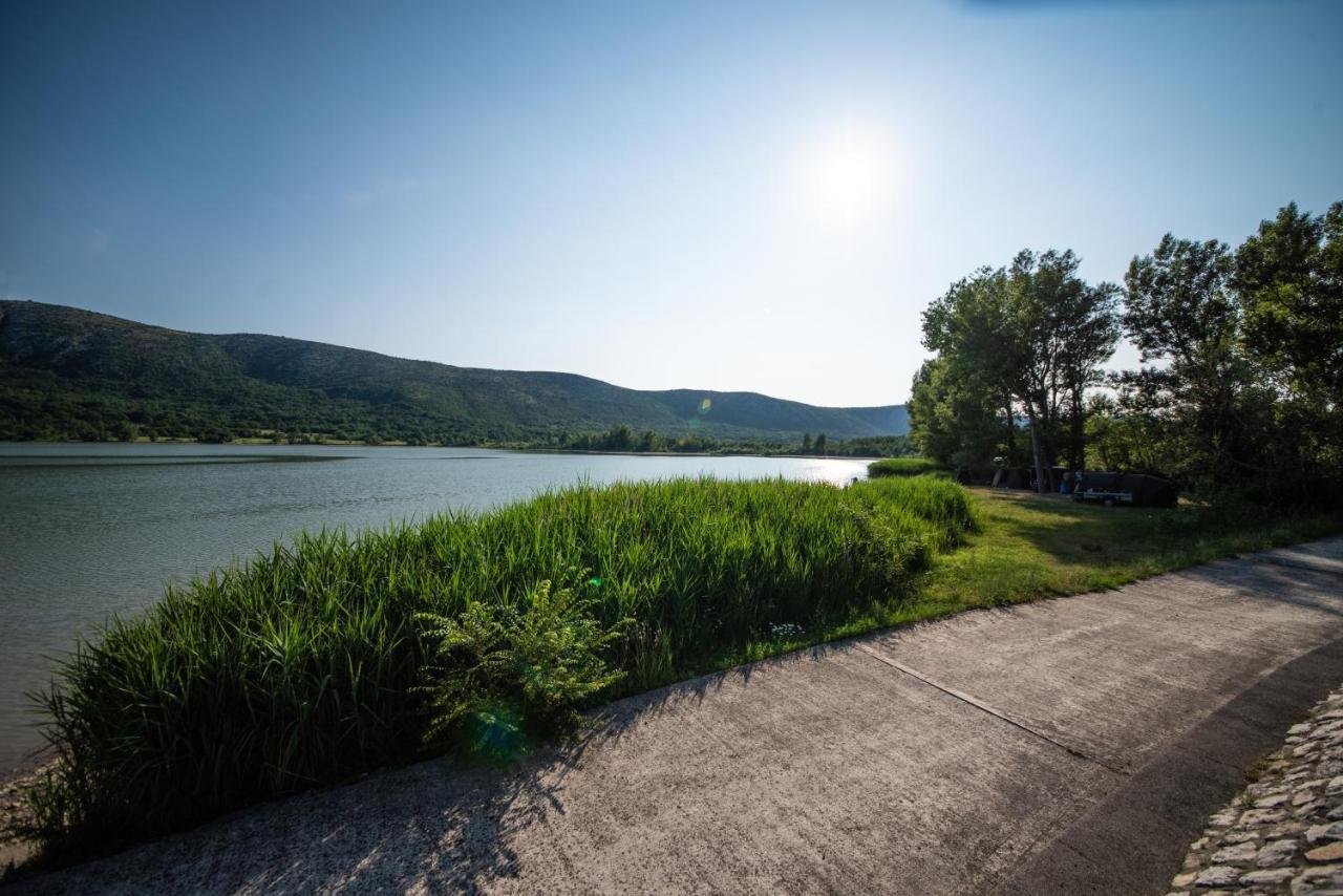 Apartman Sous Les Rochers Grižane Kültér fotó