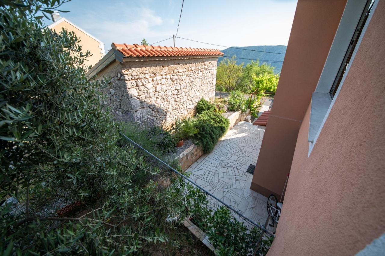 Apartman Sous Les Rochers Grižane Kültér fotó