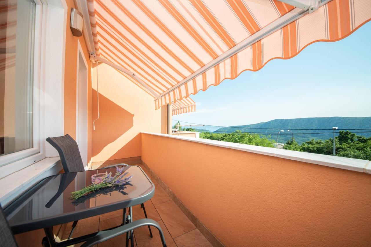 Apartman Sous Les Rochers Grižane Kültér fotó