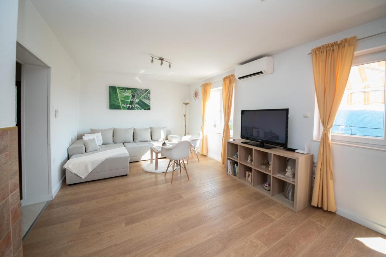 Apartman Sous Les Rochers Grižane Kültér fotó