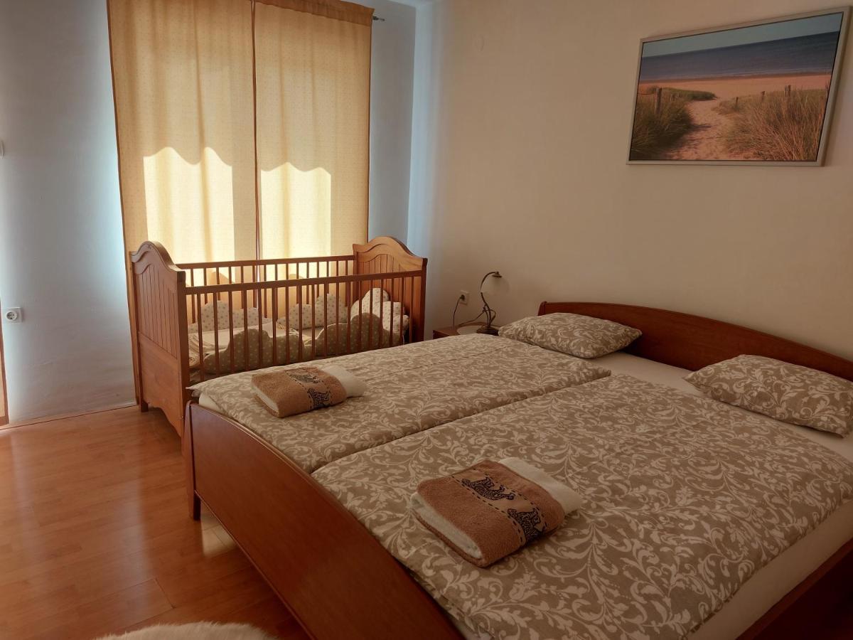 Apartman Sous Les Rochers Grižane Kültér fotó