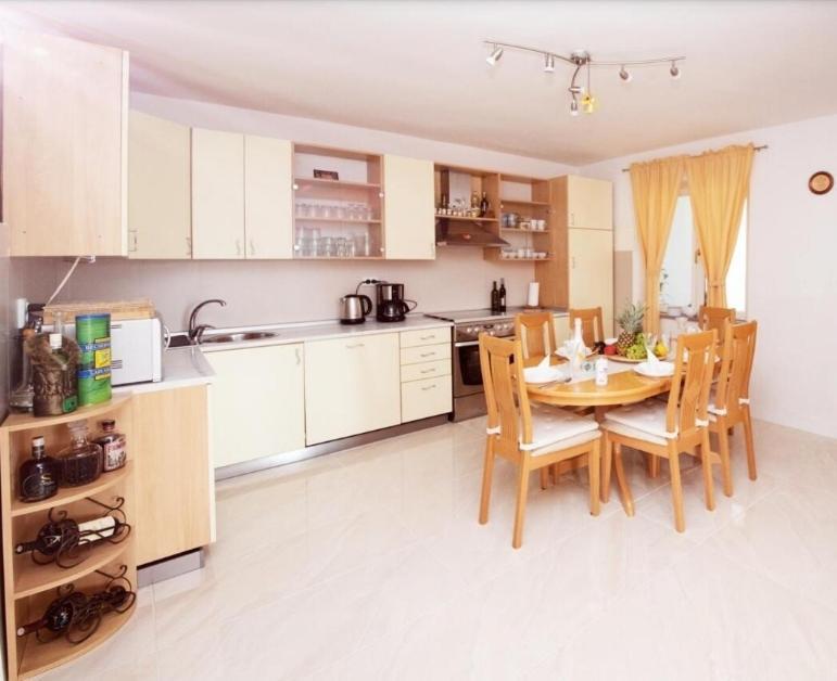 Apartman Sous Les Rochers Grižane Kültér fotó